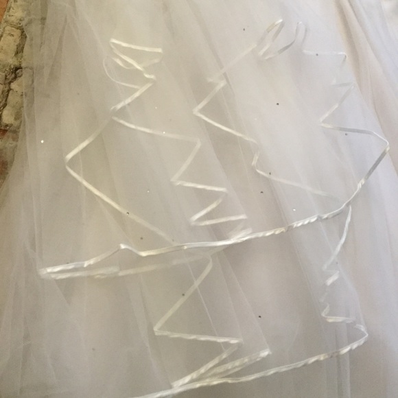 ⭐Princess Style Wedding dress by Xcite - Picture 9 of 9